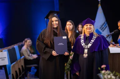 Uroczystość wręczenia dyplomów absolwentom 2025 za nami! | Aktualności | Uniwersytet WSB Merito w Gdańsku: Zdjęcie