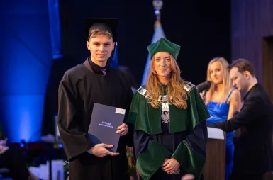 Uroczystość wręczenia dyplomów absolwentom 2025 za nami! | Aktualności | Uniwersytet WSB Merito w Gdańsku: Zdjęcie