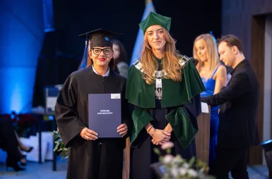 Uroczystość wręczenia dyplomów absolwentom 2025 za nami! | Aktualności | Uniwersytet WSB Merito w Gdańsku: Zdjęcie