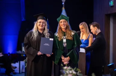 Uroczystość wręczenia dyplomów absolwentom 2025 za nami! | Aktualności | Uniwersytet WSB Merito w Gdańsku: zdj