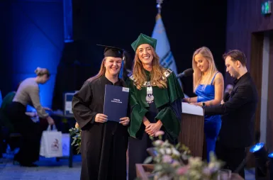 Uroczystość wręczenia dyplomów absolwentom 2025 za nami! | Aktualności | Uniwersytet WSB Merito w Gdańsku: Zdjęcie