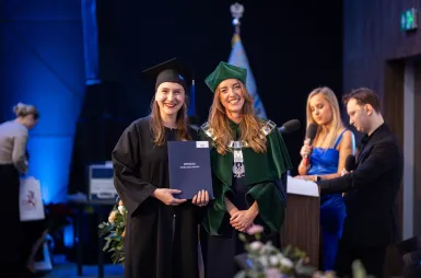 Uroczystość wręczenia dyplomów absolwentom 2025 za nami! | Aktualności | Uniwersytet WSB Merito w Gdańsku: Zdjęcie