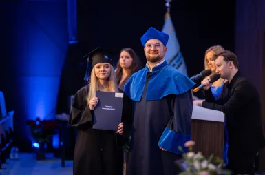 Uroczystość wręczenia dyplomów absolwentom 2025 za nami! | Aktualności | Uniwersytet WSB Merito w Gdańsku: zdj