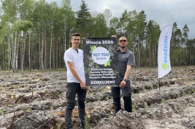 Posadziliśmy wspólnie 5000 drzew! Finał akcji „Drzewko za eLegitymację” | Aktualności | Uniwersytet WSB Merito w Gdańsku: Nasadzenia lasu Merito