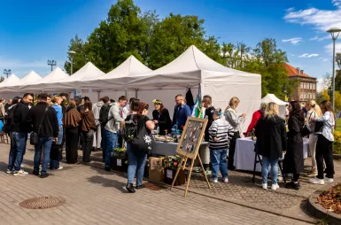Zdrowie, integracja i wspólna zabawa. Za nami Rodzinny Piknik Zdrowia i Uśmiechu | Aktualności | Uniwersytet WSB Merito w Gdańsku: Piknik Uniwersytetu WSB Merito w Gdańsku