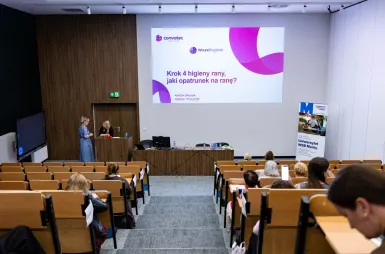 Wiedza, doświadczenie i współpraca. Za nami konferencja poświęcona leczeniu ran przewlekłych | Aktualności | Uniwersytet WSB Merito w Gdańsku: Zdjęcie