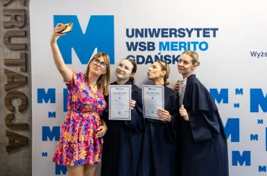 Uroczyste zakończenie studiów podyplomowych 2025/2026 za nami! | Aktualności | Uniwersytet WSB Merito w Gdańsku: zdjęcie