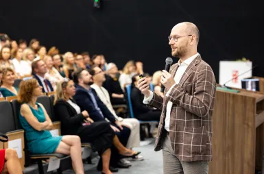 Uroczyste zakończenie studiów podyplomowych 2025/2026 za nami! | Aktualności | Uniwersytet WSB Merito w Gdańsku: Zdjęcie