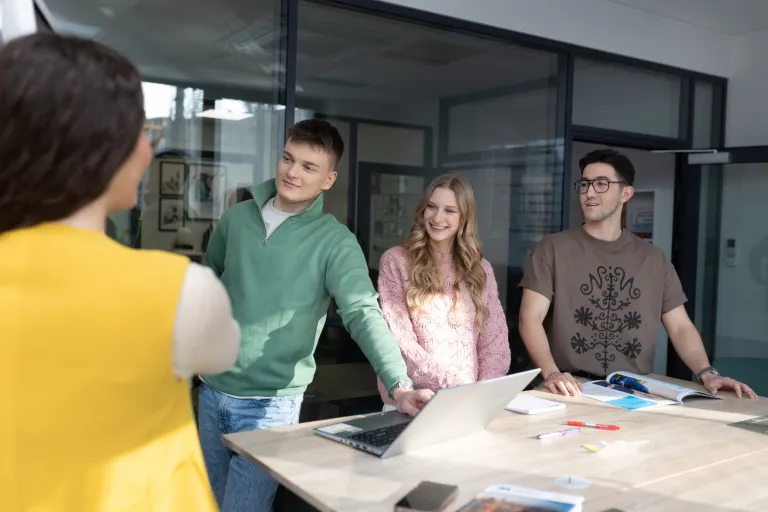 Inżynieria zarządzania produkcją | Studia I stopnia w Gdańsku | Uniwersytet WSB Merito w Gdańsku: studenci-zajecia-grupa-i-stopien