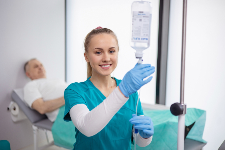 Pielęgniarstwo | Studia I stopnia w Gdańsku | Uniwersytet WSB Merito w Gdańsku: studentka pielegniarstwo