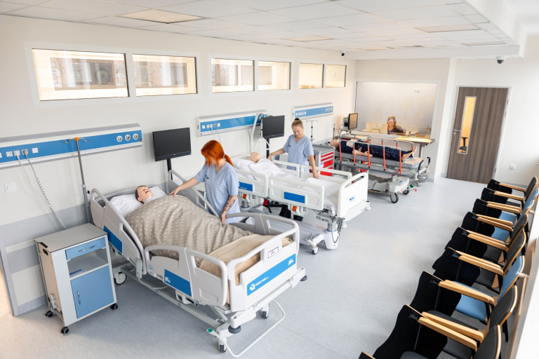 Nowoczesne pracownie i laboratoria | Uniwersytet WSB Merito w Gdańsku: Centrum symulacji medycznej  