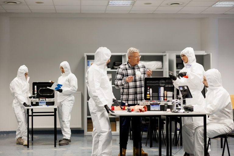 Technika kryminalistyczna | Studia I stopnia w Gdańsku | Uniwersytet WSB Merito w Gdańsku: Zdjęcie z laboratorium kryminalistycznego