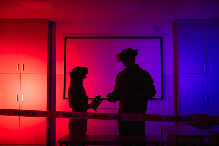 Technika kryminalistyczna | Studia I stopnia w Gdańsku | Uniwersytet WSB Merito w Gdańsku: Studenci podczas symulacji VR