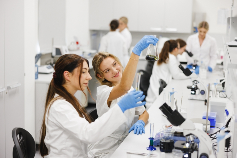 Trychologia | Studia II stopnia w Gdańsku | Uniwersytet WSB Merito w Gdańsku: kosmetologia_sum-4