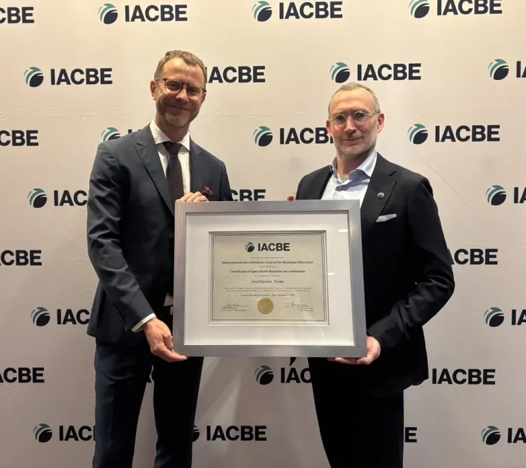 Międzynarodowe wyróżnienie dla wykładowcy naszej uczelni | Aktualności | Uniwersytet WSB Merito w Gdańsku: Michał Pronobis IACBE