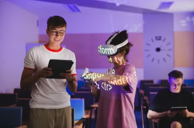 ABC studenta | Uniwersytet WSB Merito Gdynia: Studenci podczas zajęć z użyciem VR