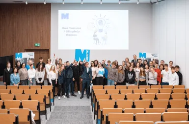 III edycja Olimpiady Biznesu dla uczniów szkół średnich | Aktualności | Uniwersytet WSB Merito Gdynia: Uczestnicy gali finalowej II Olimpiady Biznesu