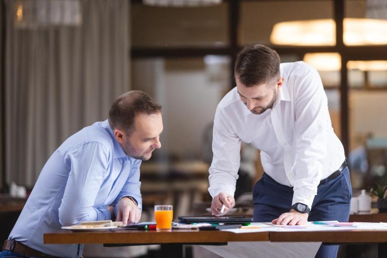 Projekty i badania | Uniwersytet WSB Merito Gdynia: Grafika_główna_Gdynia_projekty_i_badania