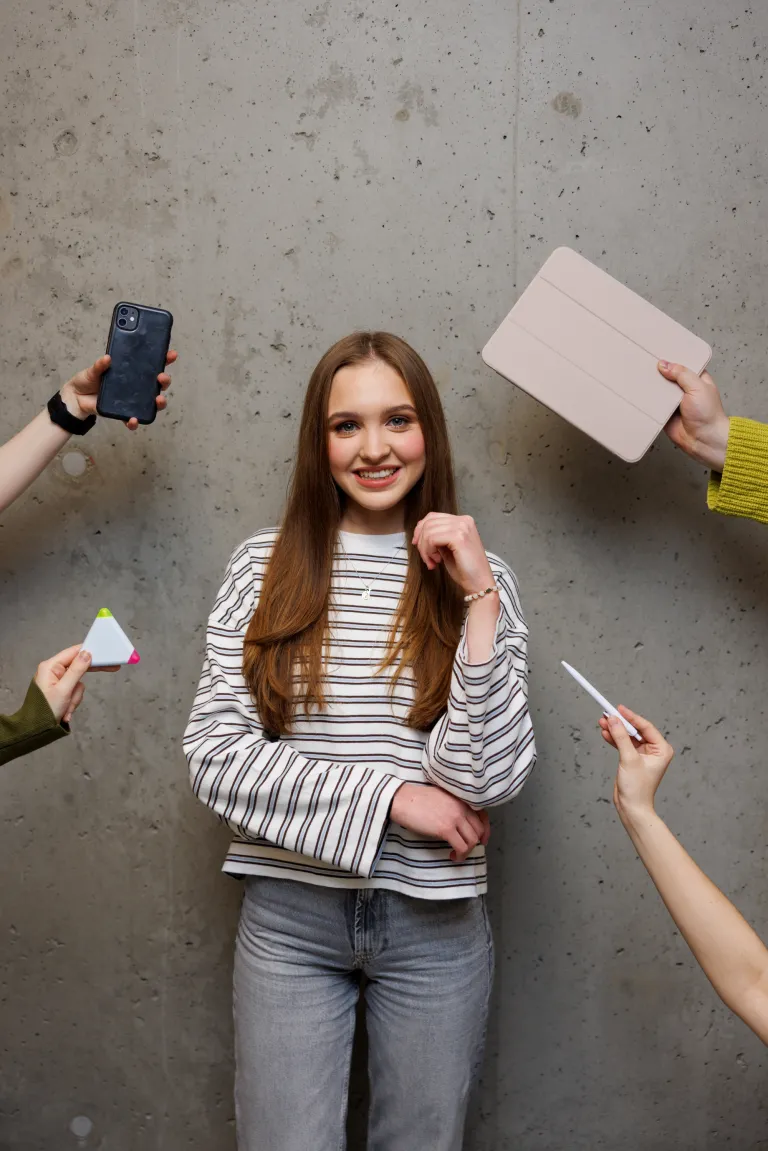Studia I stopnia w Gdyni | Uniwersytet WSB Merito Gdynia: Studentka z atrybutami 