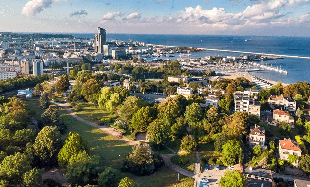 Nasza Gdynia. Wasze historie. Plenerowa wystawa zdjęć z okazji 100-lecia Gdyni | Aktualności | Uniwersytet WSB Merito Gdynia: Gdynia_wystawa
