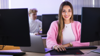 Indywidualne wsparcie, cyfrowe innowacje i inkluzyjne podejście – nowoczesny pracownik Publicznych Służb Zatrudnienia | Uniwersytet WSB Merito Łódź: sala