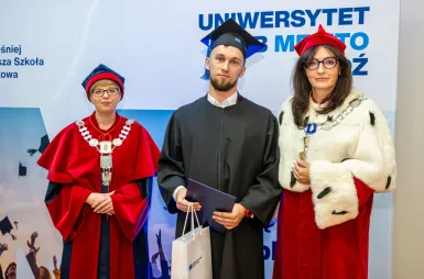 Uroczyste wręczenie dyplomów absolwentom Uniwersytetu WSB Merito Łódź | Aktualności | Uniwersytet WSB Merito Łódź: Wręczenie dyplomów 2026