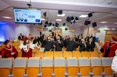 Uroczyste wręczenie dyplomów absolwentom Uniwersytetu WSB Merito Łódź | Aktualności | Uniwersytet WSB Merito Łódź: Wręczenie dyplomów 2026