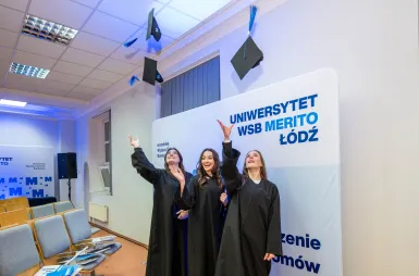 Uroczyste wręczenie dyplomów absolwentom Uniwersytetu WSB Merito Łódź | Aktualności | Uniwersytet WSB Merito Łódź: Wręczenie dyplomów 2026