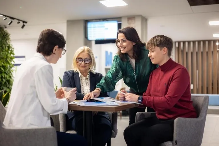 Dietetyka kliniczna | Uniwersytet WSB Merito Łódź: Grafika_główna_Łódź_wpływ_społeczny