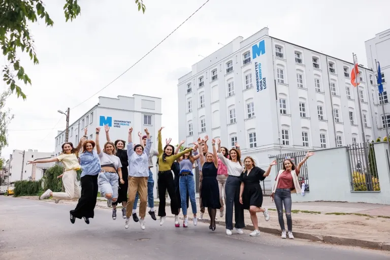 Weź udział w sesji zdjęciowej na Uniwersytecie WSB Merito | Aktualności | Uniwersytet WSB Merito Łódź: Studenci Uniwersytetu WSB Merito Łódź