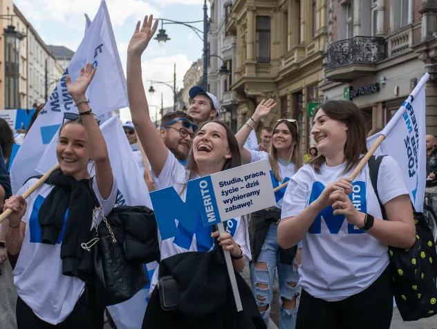 Pochód juwenaliowy 2026. Dołącz do studenckiego święta! | Aktualności | Uniwersytet WSB Merito Łódź: Pochód Juwenaliowy