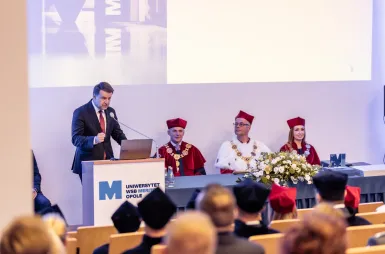 Rok Akademicki 2025/2026 rozpoczęty! | Aktualności | Uniwersytet WSB Merito Opole: Inauguracja Roku Akademickiego 2025/2026