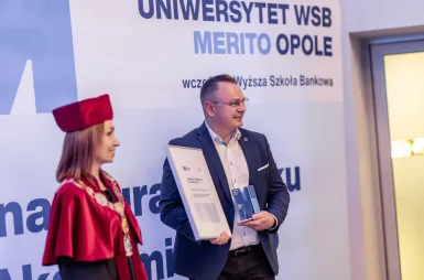 Rok Akademicki 2025/2026 rozpoczęty! | Aktualności | Uniwersytet WSB Merito Opole: Inauguracja Roku Akademickiego 2025/2026