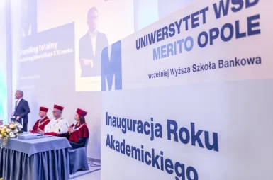 Rok Akademicki 2025/2026 rozpoczęty! | Aktualności | Uniwersytet WSB Merito Opole: Inauguracja Roku Akademickiego 2025/2026