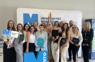 Historyczny moment dla  Uniwersytetu WSB Merito Opole. Pierwsi absolwenci psychologii i dietetyki z dyplomami! | Uniwersytet WSB Merito Opole: obrony