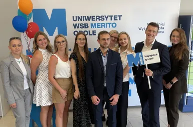 Historyczny moment dla  Uniwersytetu WSB Merito Opole. Pierwsi absolwenci psychologii i dietetyki z dyplomami! | Uniwersytet WSB Merito Opole: Dietetyka