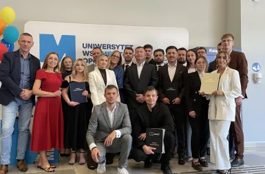Historyczny moment dla  Uniwersytetu WSB Merito Opole. Pierwsi absolwenci psychologii i dietetyki z dyplomami! | Uniwersytet WSB Merito Opole: obrony