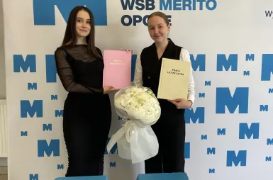 Historyczny moment dla  Uniwersytetu WSB Merito Opole. Pierwsi absolwenci psychologii i dietetyki z dyplomami! | Uniwersytet WSB Merito Opole: obrony