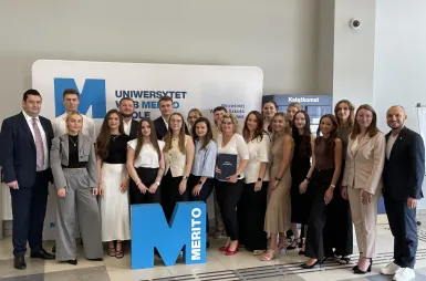 Historyczny moment dla  Uniwersytetu WSB Merito Opole. Pierwsi absolwenci psychologii i dietetyki z dyplomami! | Uniwersytet WSB Merito Opole: obrony