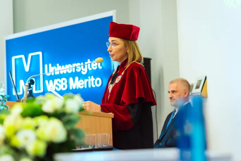 Rok Akademicki 2026/2027 rozpoczęty! | Aktualności | Uniwersytet WSB Merito Opole: Pani Dziekan