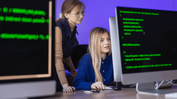 Projektowanie gier komputerowych | Studia podyplomowe w Poznaniu | Uniwersytet WSB Merito w Poznaniu: studenci programują