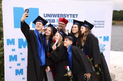 Aktualności | Uniwersytet WSB Merito w Poznaniu: absolutorium selfie