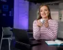 Studia stacjonarne -  zyskaj aż 2405 zł zniżki w czesnym! | Aktualności | Uniwersytet WSB Merito w Poznaniu: Grupa studentów wspólnie analizuje dokumenty