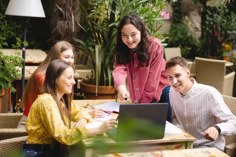 Studia stacjonarne -  zyskaj aż 3000 zł zniżki w czesnym! | Aktualności | Uniwersytet WSB Merito w Poznaniu: studenci