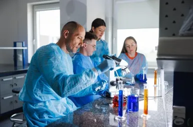 Университет ВСБ Мерито в Ополе | Университеты ВСБ Мерито: laboratory