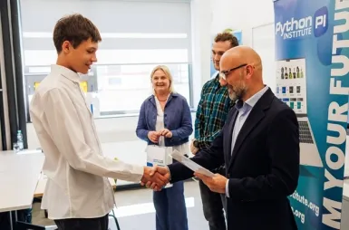 Lokalne eliminacje do Mistrzostw Świata MS Office Specialist 2026 | Aktualności | Uniwersytet WSB Merito Szczecin: rozdanie nagród ms office 5