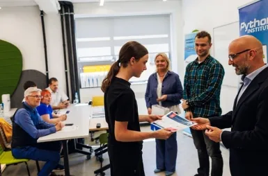 Lokalne eliminacje do Mistrzostw Świata MS Office Specialist 2026 | Aktualności | Uniwersytet WSB Merito Szczecin: rozdanie nagród ms office 7