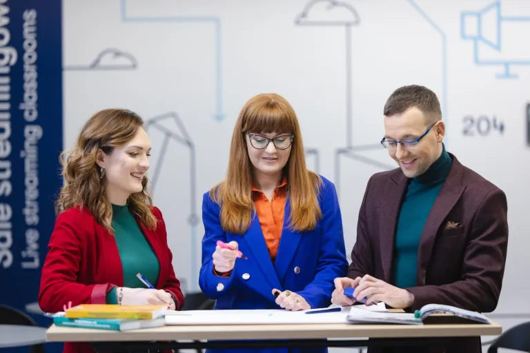 Centrum Badań i Komercjalizacji | Uniwersytet WSB Merito Szczecin: Analiza pomysłów przy wspólnym projekcie na Uniwersytecie WSB Merito w Szczecinie.