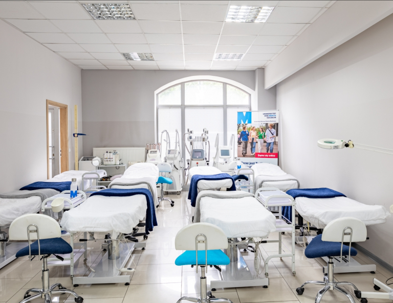 Odnowa biologiczna i wellness | Studia I stopnia w Szczecinie | Uniwersytet WSB Merito Szczecin: sala laboratoryjna