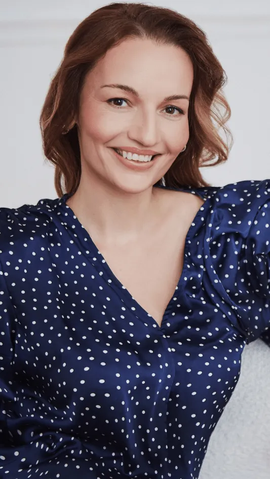 dr Agnieszka Bolikowska z uśmiechem na twwarzy